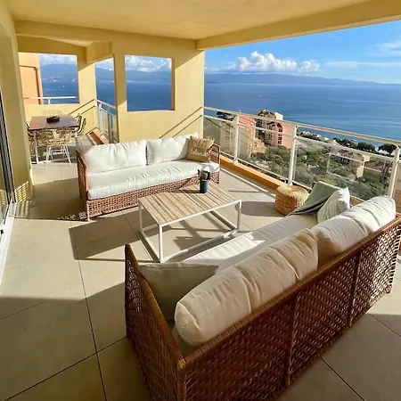 Apartman Paillote Perchee A 180 ° Sur La