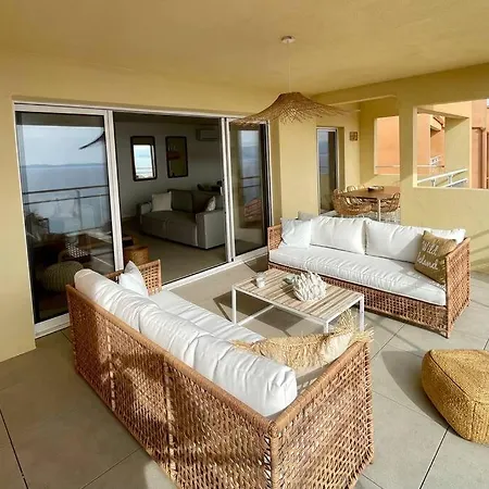 Paillote Perchee A 180 ° Sur La 公寓 阿雅克肖