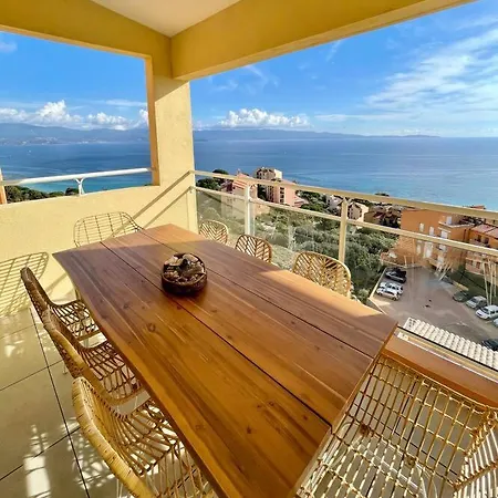 Apartamento Paillote Perchee A 180 ° Sur La *