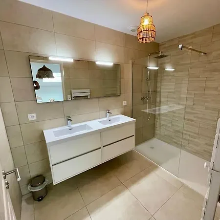 Apartment Paillote Perchee A 180 ° Sur La *